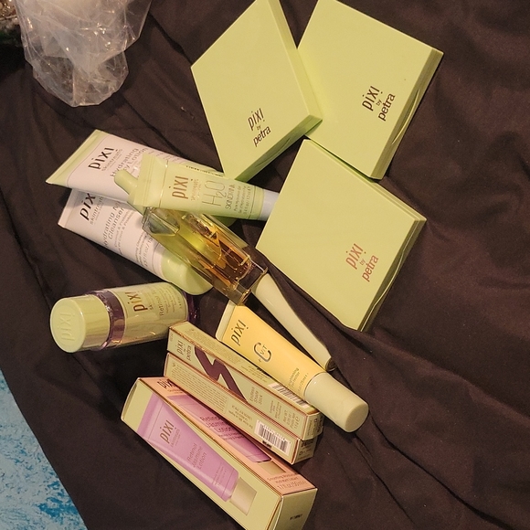 Pixi Other - Pixi by Petra cosmetic 💄